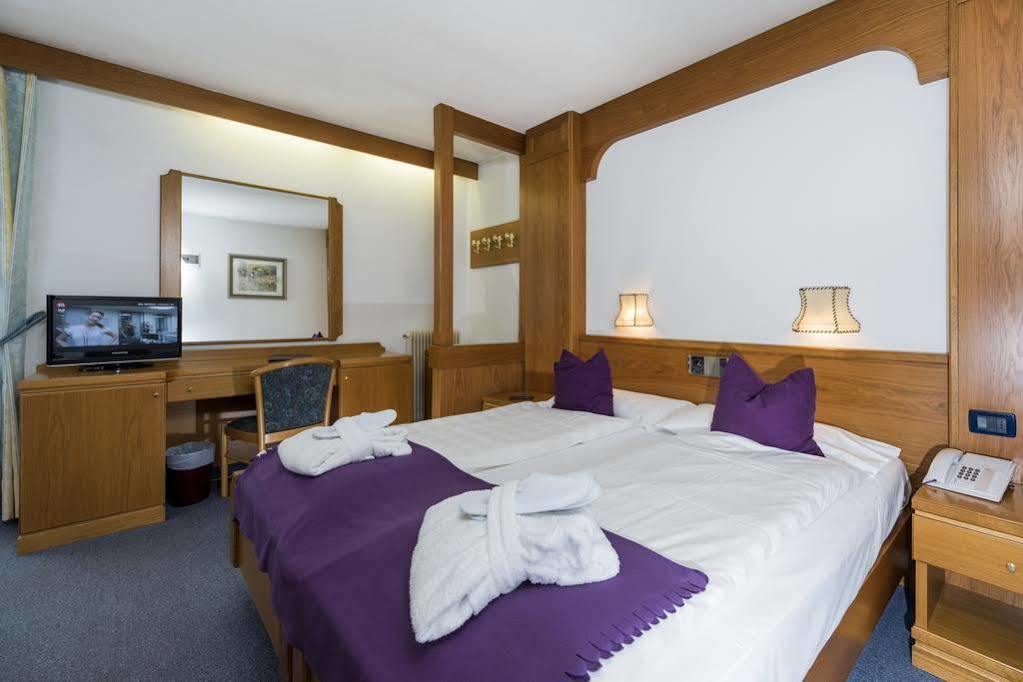 Hotel B&B Andreas Канацеї Екстер'єр фото